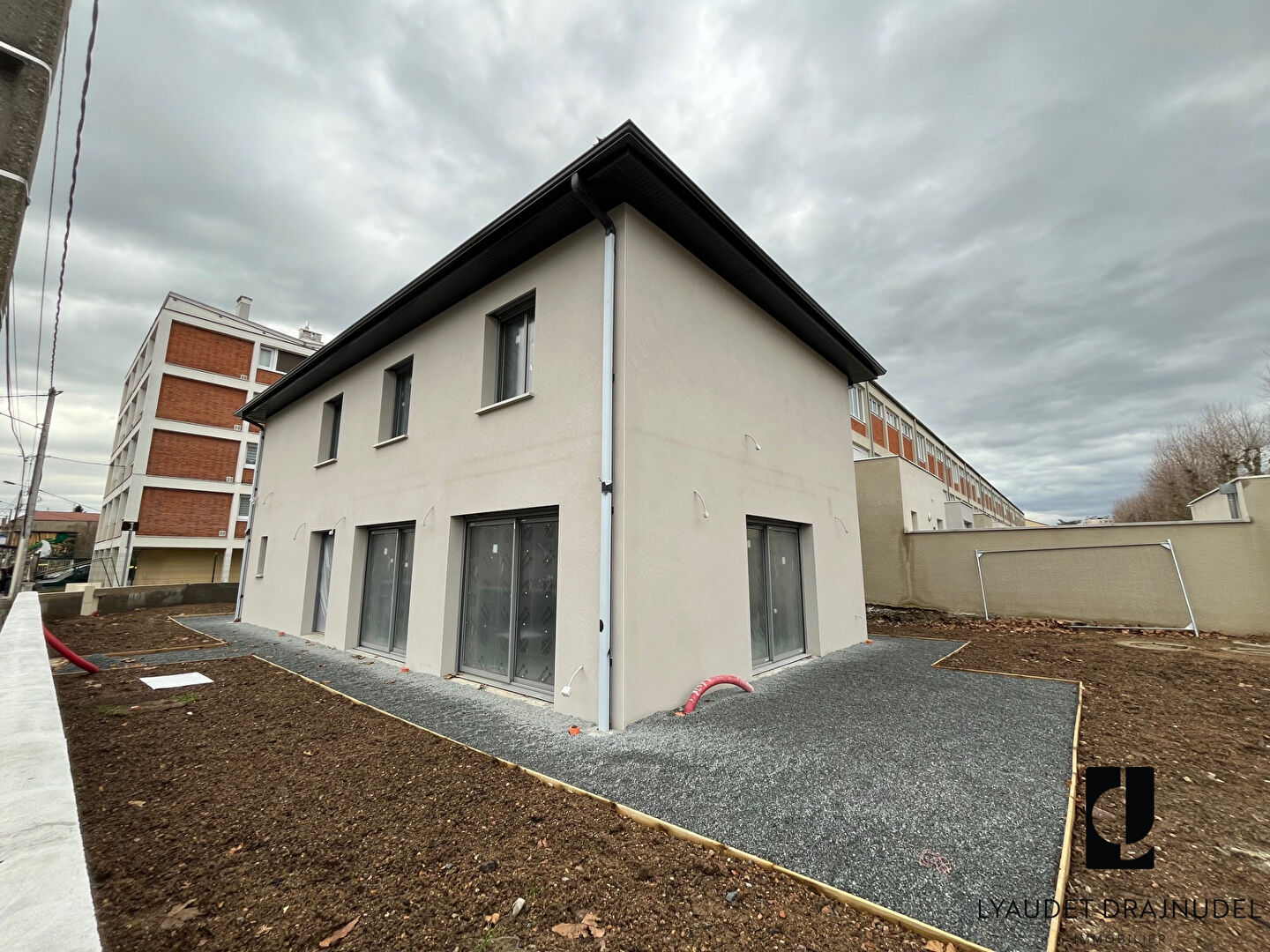 Bureaux Roanne 7 pièce(s) 173 m2