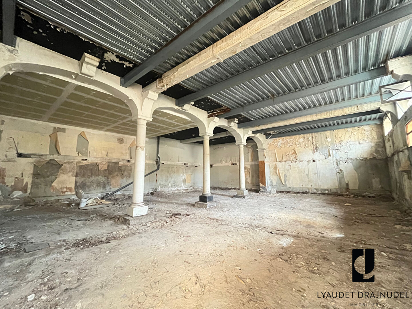 Photo Plateau à aménager - Appartement/Dépôt - Roanne hyper-centre - 180 m2 image 2/3