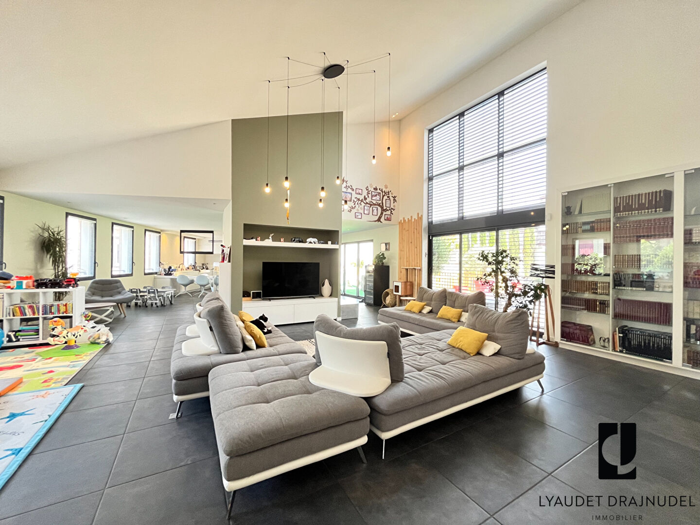 Photo Maison Loft avec terrasse - 323 m2 - Roanne hyper-centre image 5/6