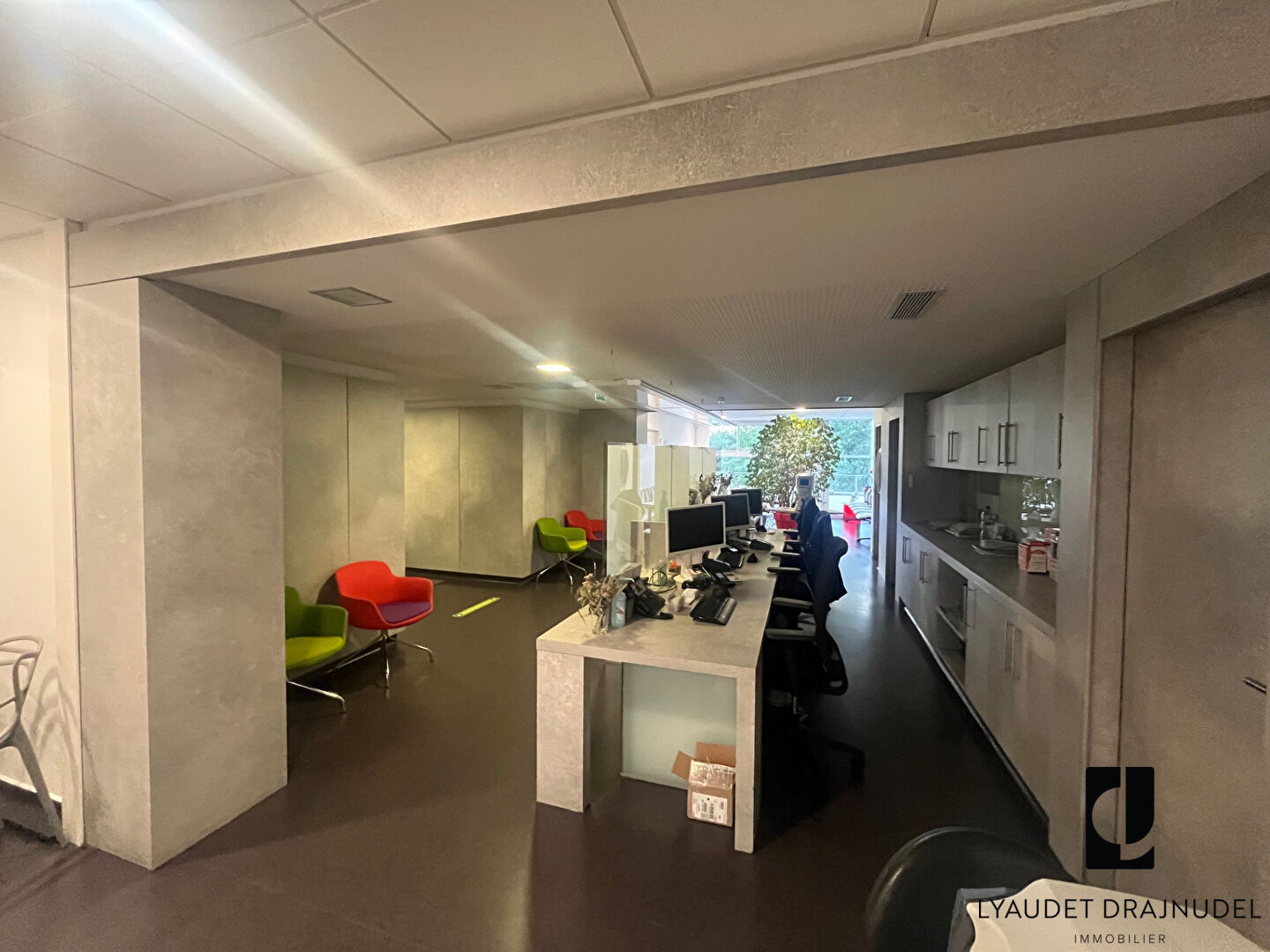 Local commercial Roanne 15 pièce(s) 315 m2