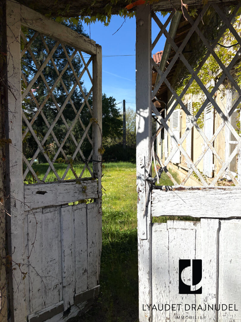 Photo Propriété d'exception à Perreux - 2,3 hectares - vue dégagée image 4/6