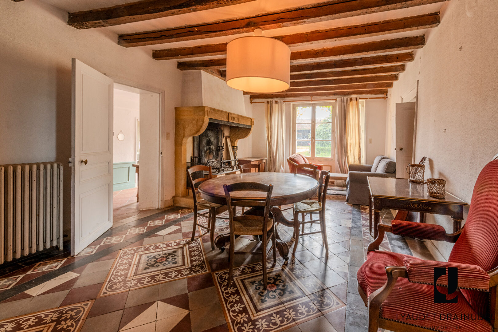 Photo Propriété d'exception à Perreux - 2,3 hectares - vue dégagée image 6/6