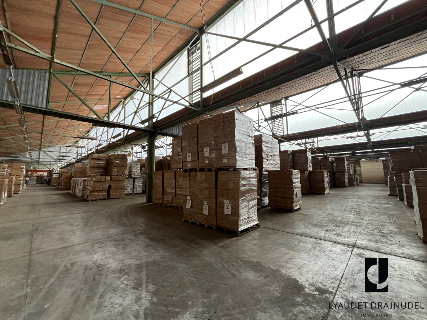 Photo Local d'activité Roanne 10 pièce(s) 10500 m2 image 1/6