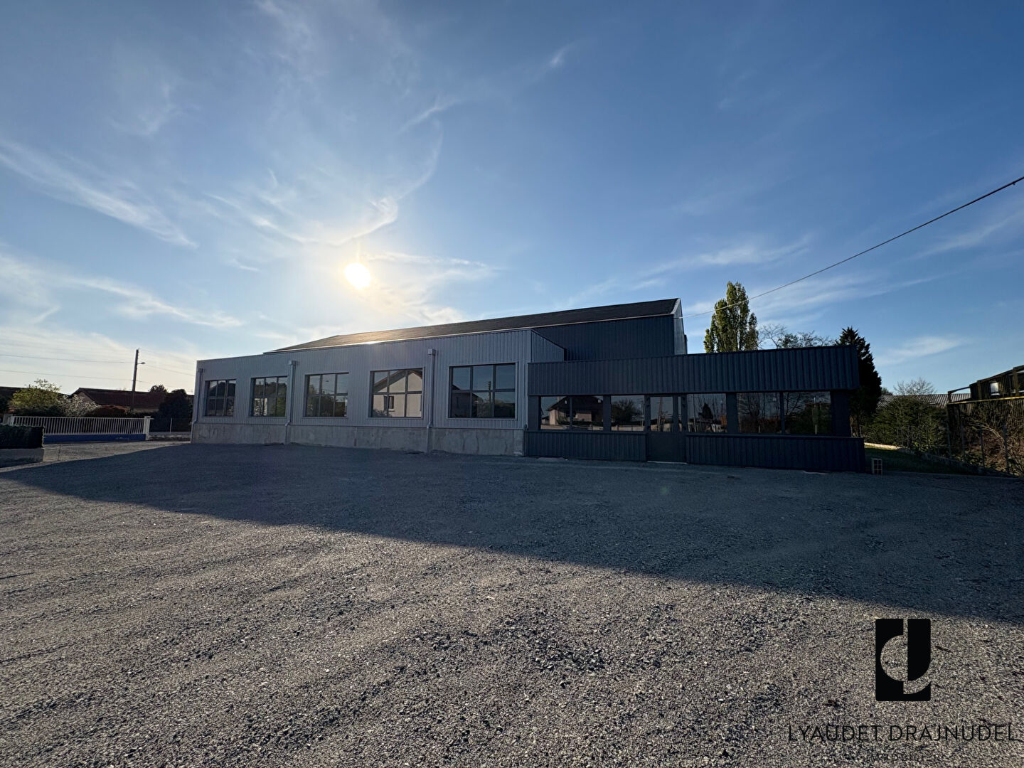 Local commercial Riorges 1 pièce(s) 880 m2