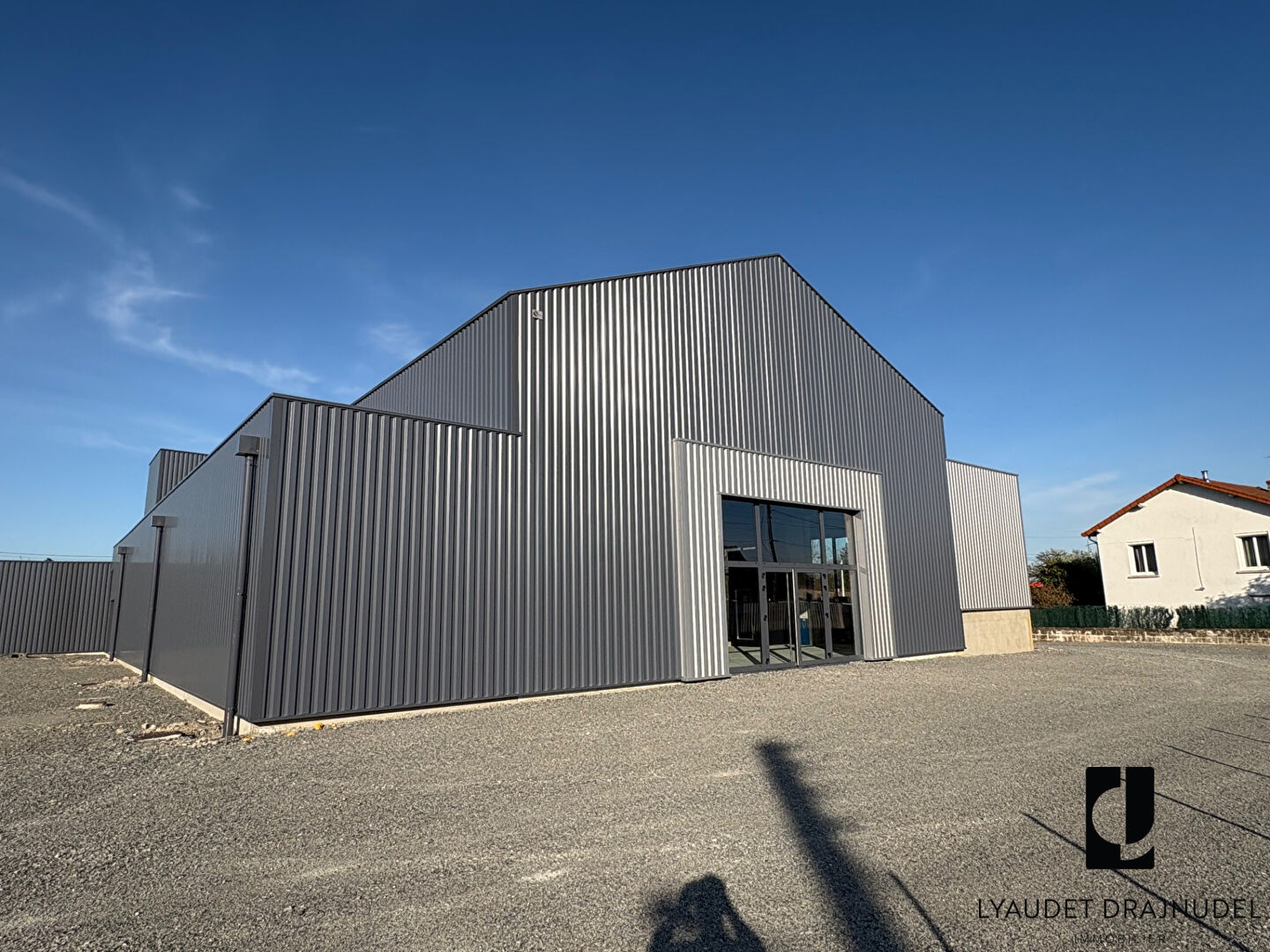 Photo Local commercial Riorges 1 pièce(s) 880 m2 image 3/6