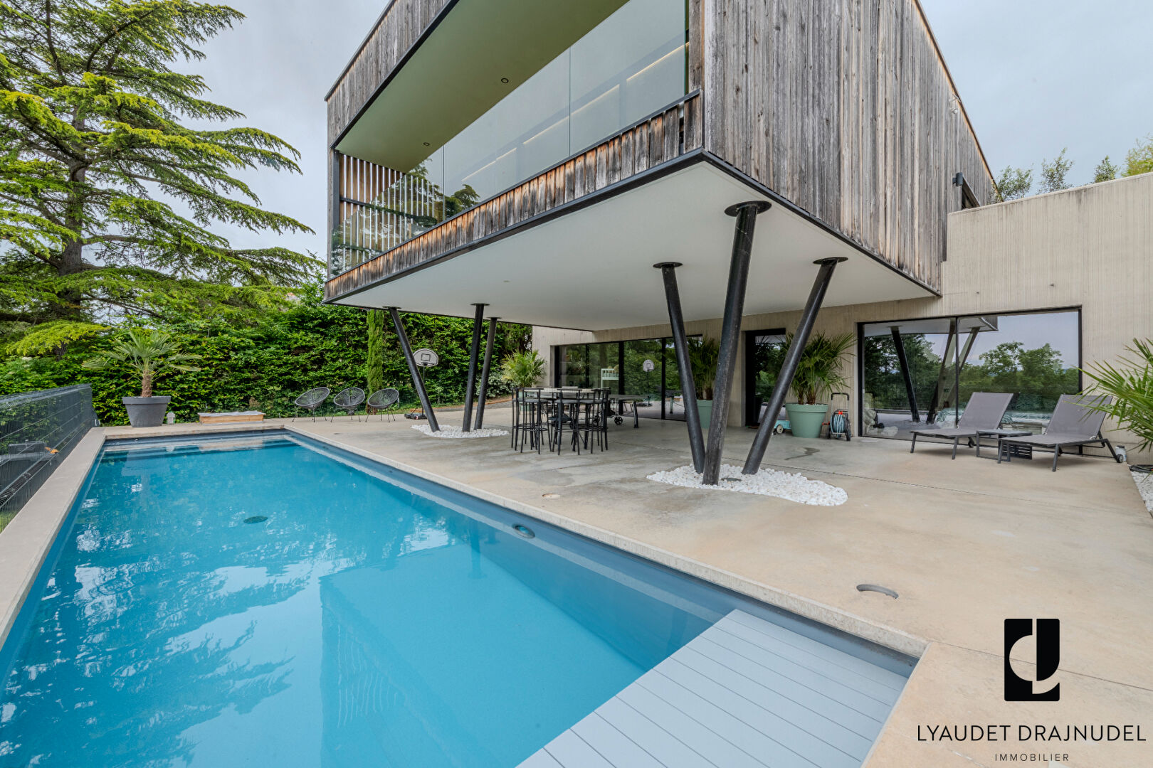 Photo Maison d'architecte avec piscine, domotique et prestations haut de gamme image 3/6