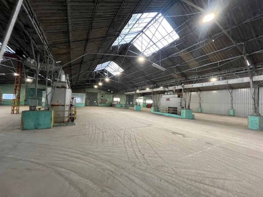 Photo Local de 610m2 à 6.400m2 image 3/6