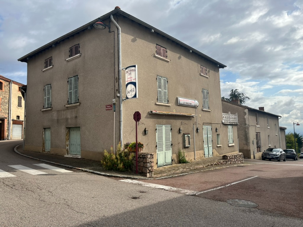 Photo Tènement immobilier au coeur d'un village touristique image 5/6