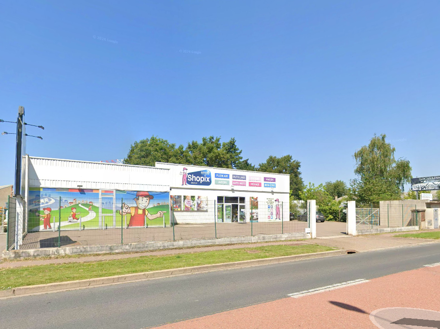 Local commercial Le Coteau 4 pièce(s) 400 m2