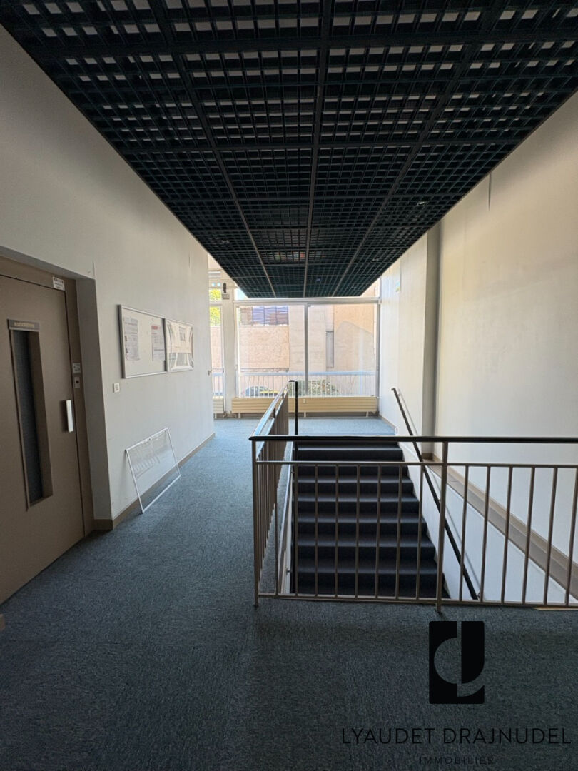 Photo Local commercial Roanne 12 pièce(s) 386 m2 image 6/6