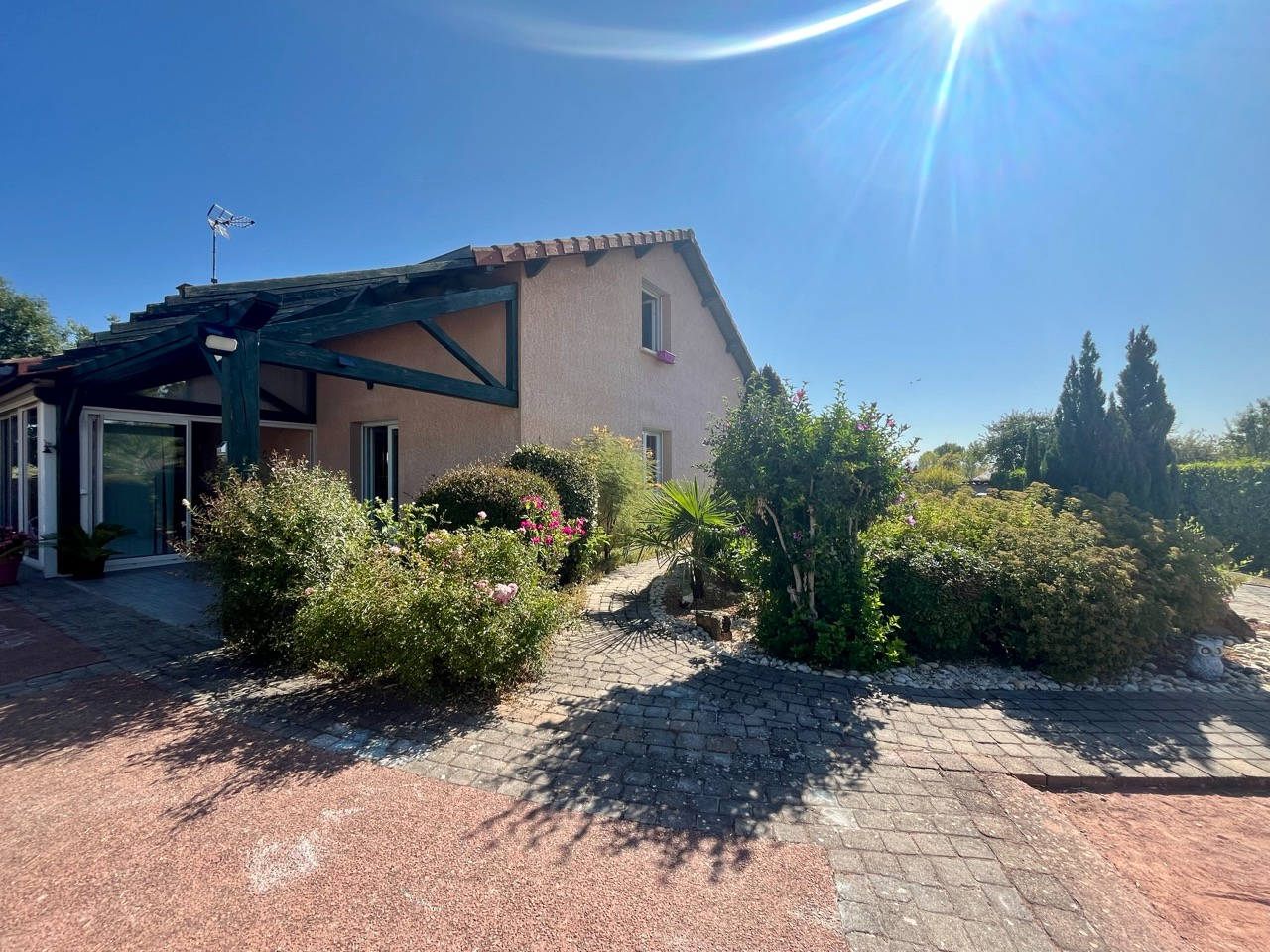 Maison Familiale 8 pièce(s) 215m2 dont Studio indépendant 20 m2