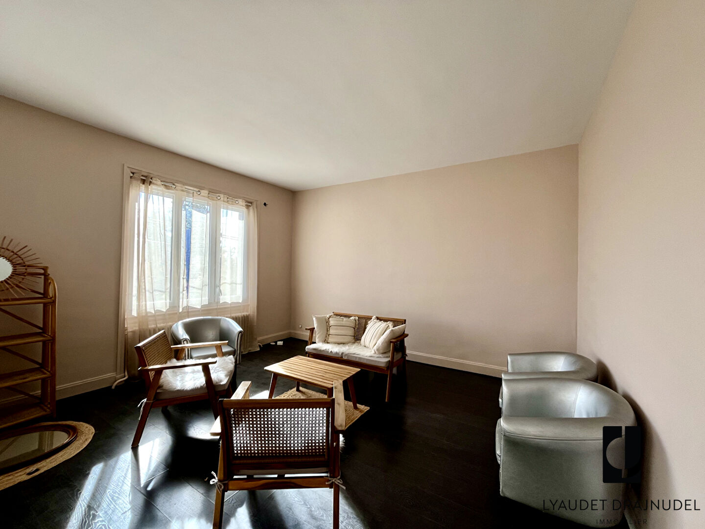 Photo Maison  7 pièce(s) 233 m2 image 2/6