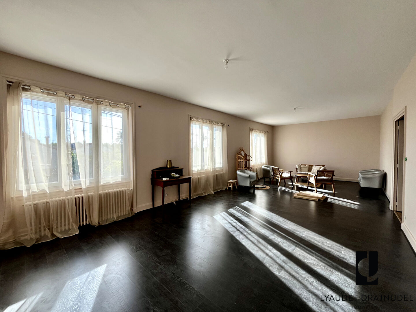 Photo Maison  7 pièce(s) 233 m2 image 3/6