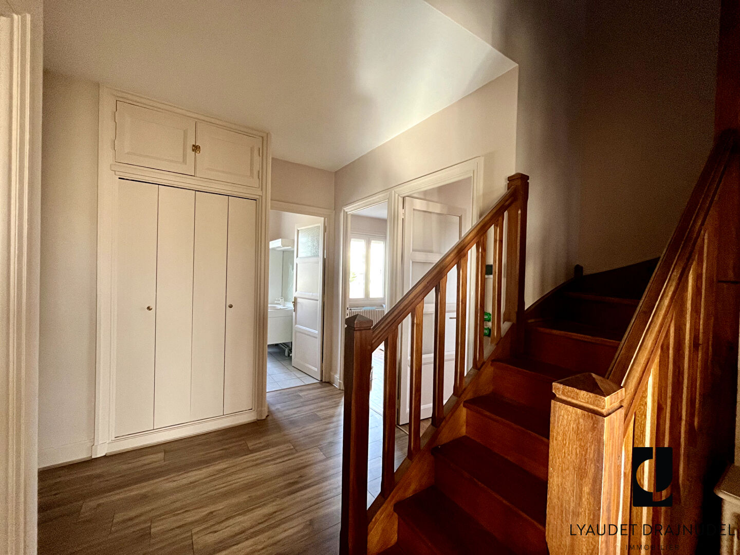 Photo Maison  7 pièce(s) 233 m2 image 4/6