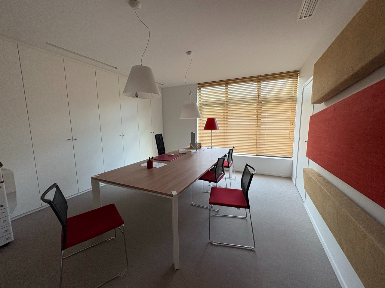 Photo À vendre ? Local professionnel 108 m² en centre-ville avec parkings image 4/5