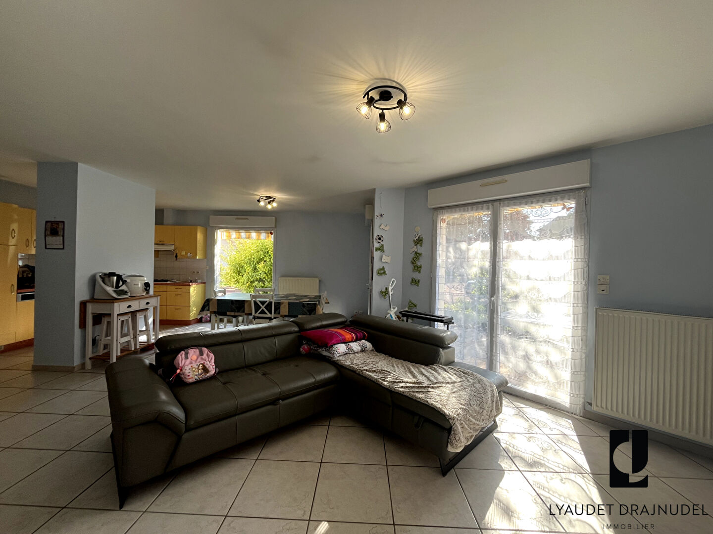 Photo Maison de plain-pied - Charlieu 3 chambres -107.78 m2 - Garage double image 2/6