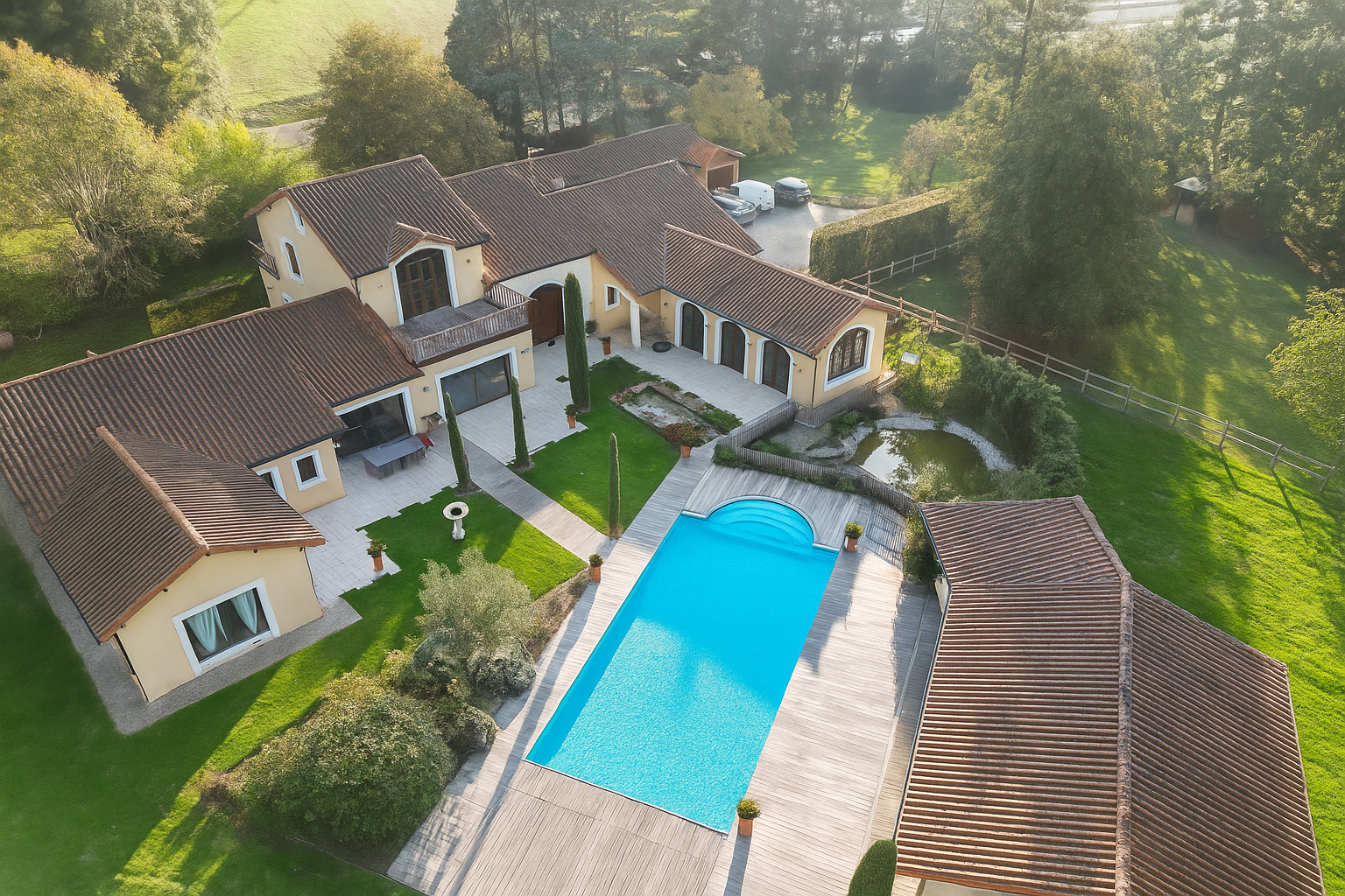 Photo ÉLÉGANTE PROPRIÉTÉ SUR 1 HECTARE AVEC PISCINE, SPA ET DÉPENDANCES - PERREUX image 5/6