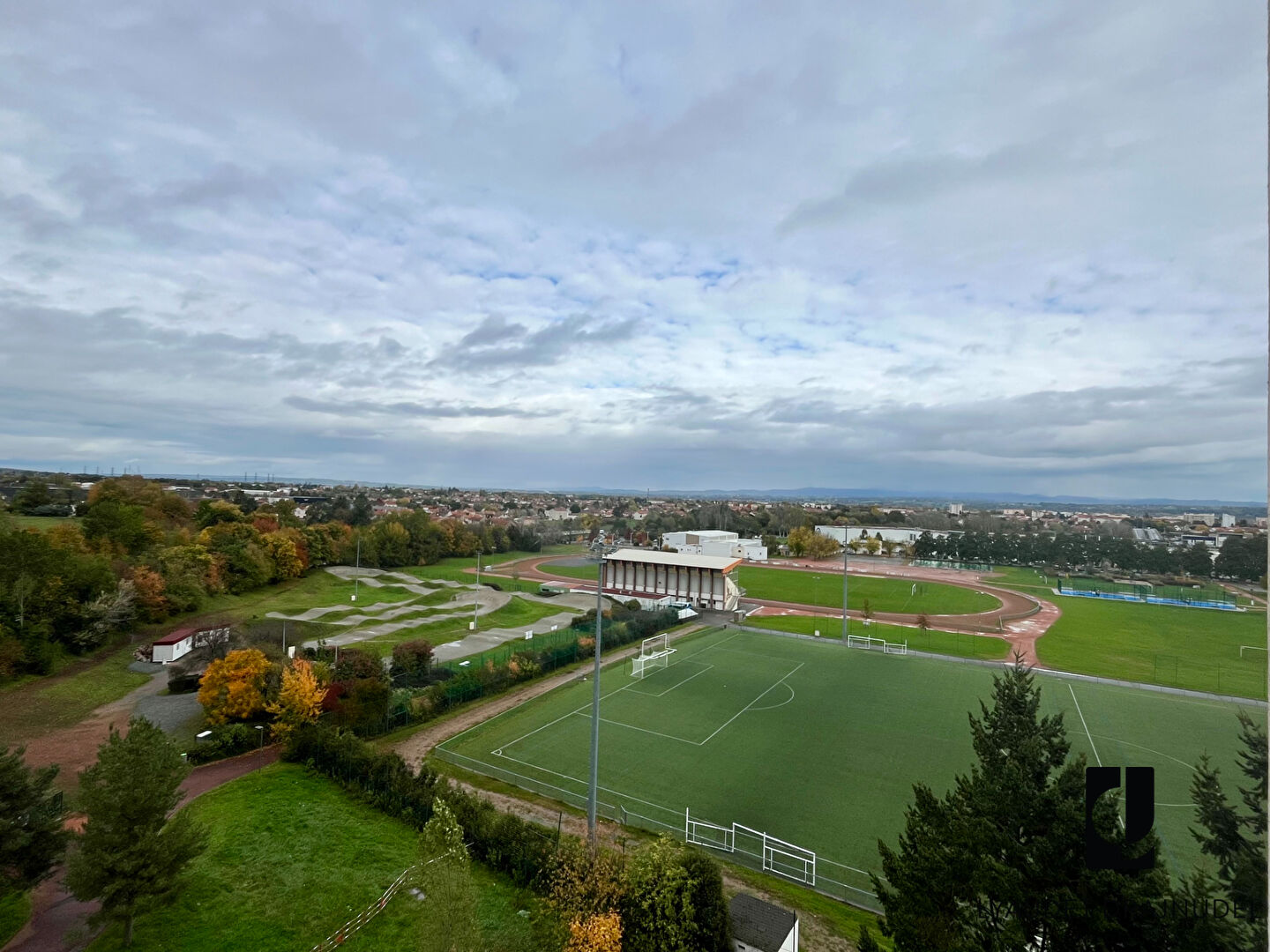 Appartement Riorges 2 pièce(s) 53,80m2 - Stationnement et vue - 7éme et dernier étage