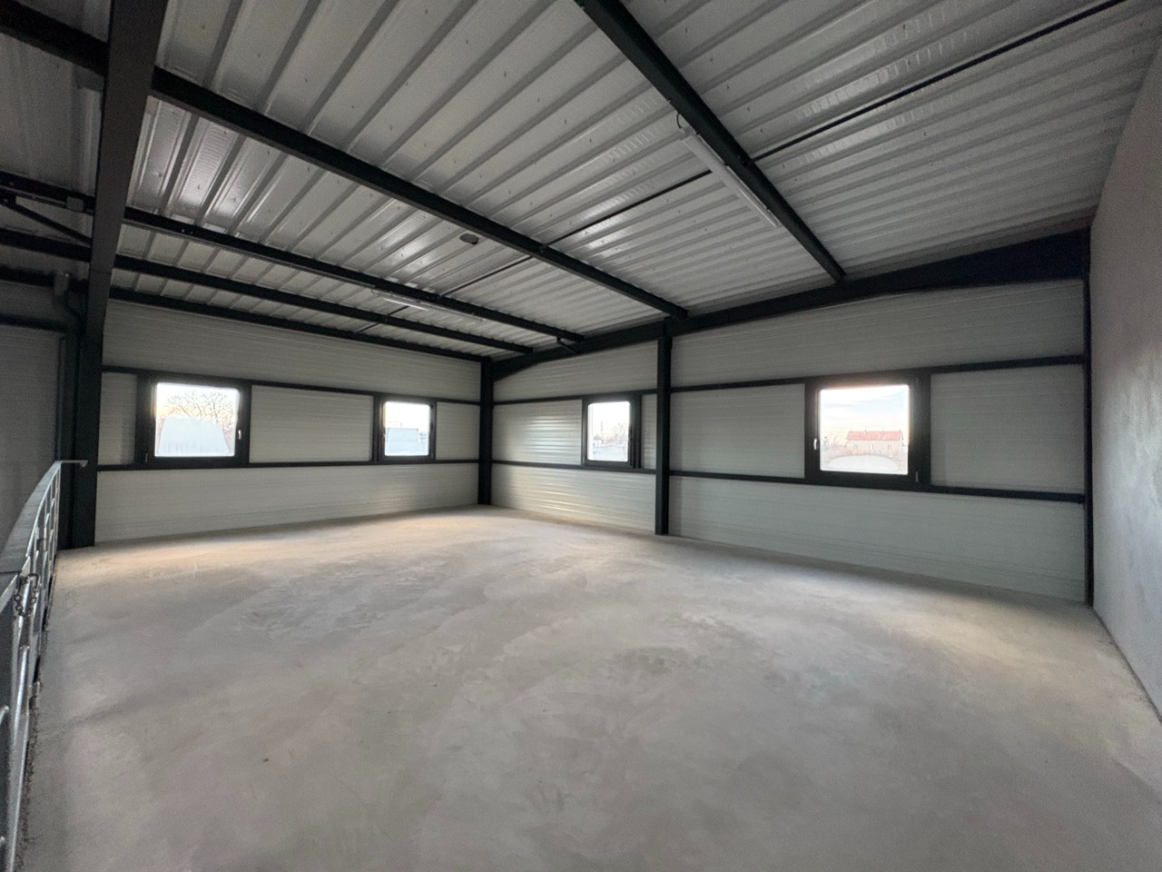 Photo Local d'activité Riorges 200 m2 image 4/4