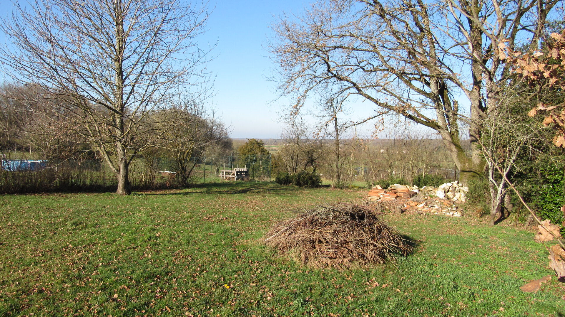 Photo Grange Chazelles 260 m2 à rénover image 3/4