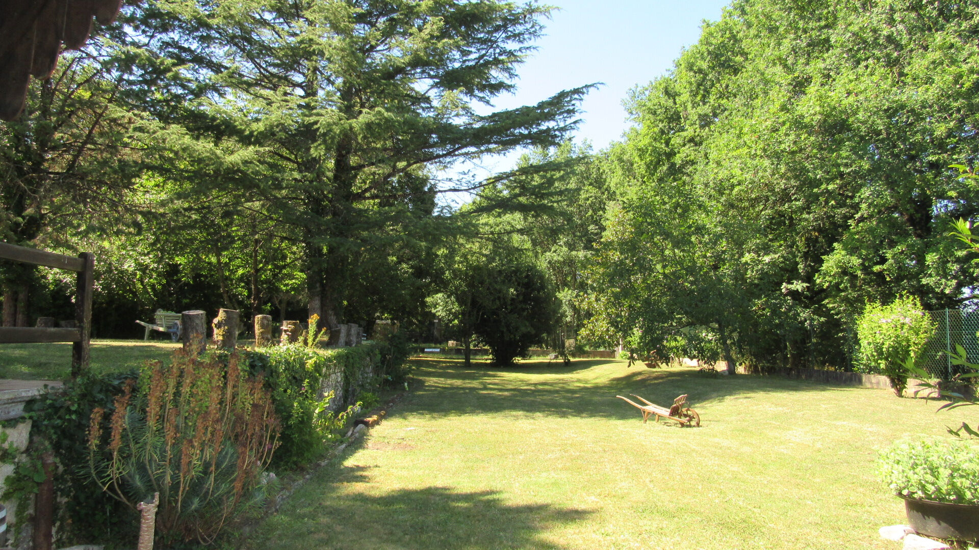 Photo CHAZELLES Maison atypique de 210 m² image 3/6