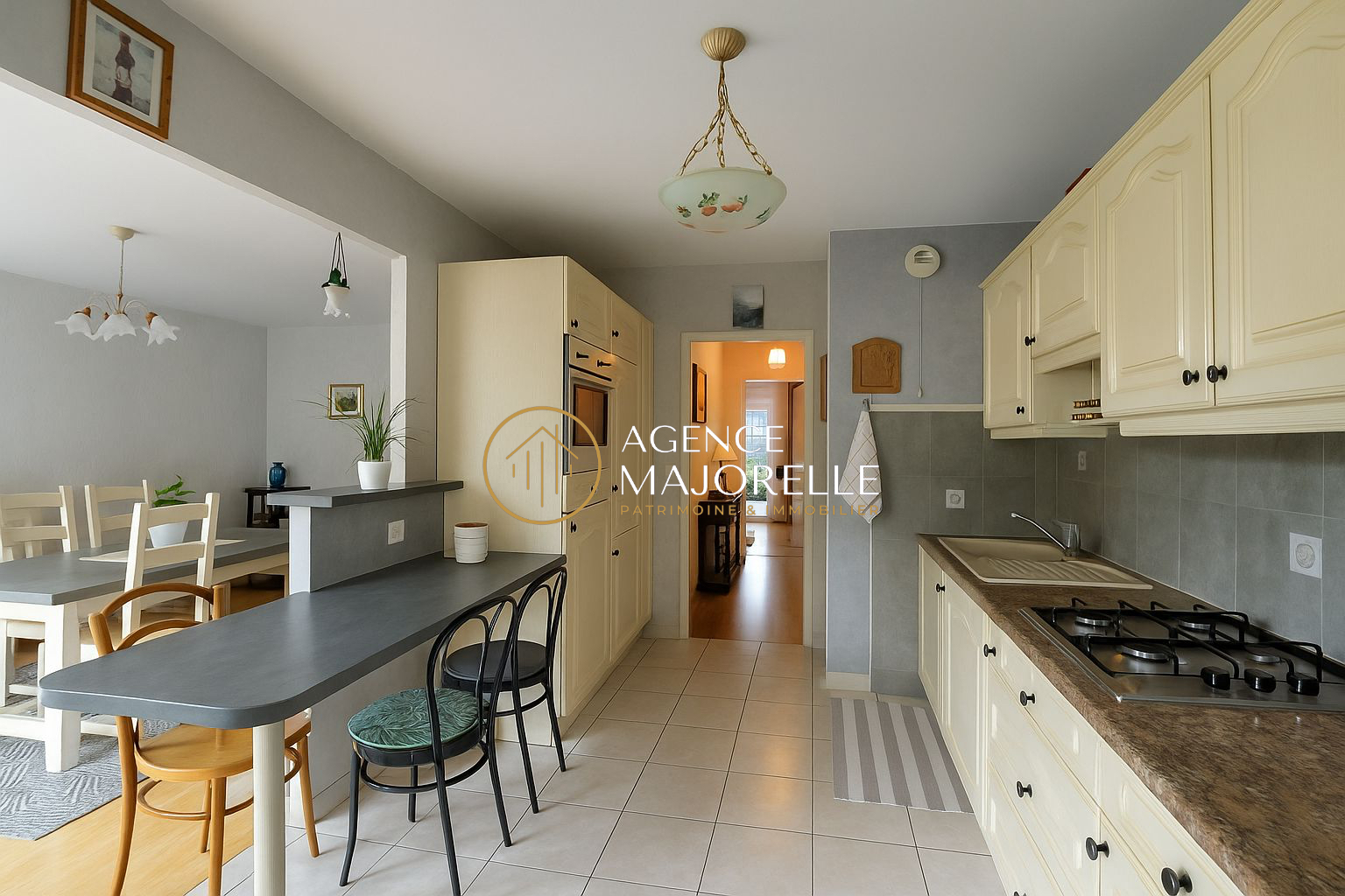 Photo Superbe appartement en rez-de-jardin avec garage et place de parking ! image 5/6