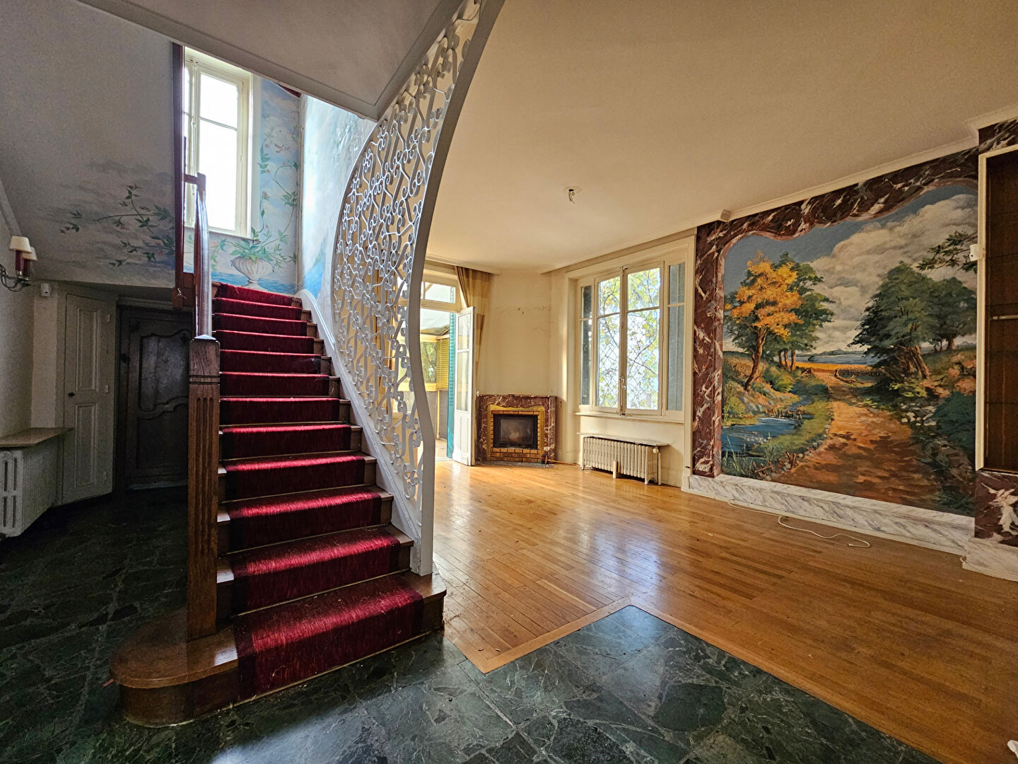 Photo Maison Bourgeoise 7 pièces sur parcelle 1638 m² CREPIEUX image 2/6