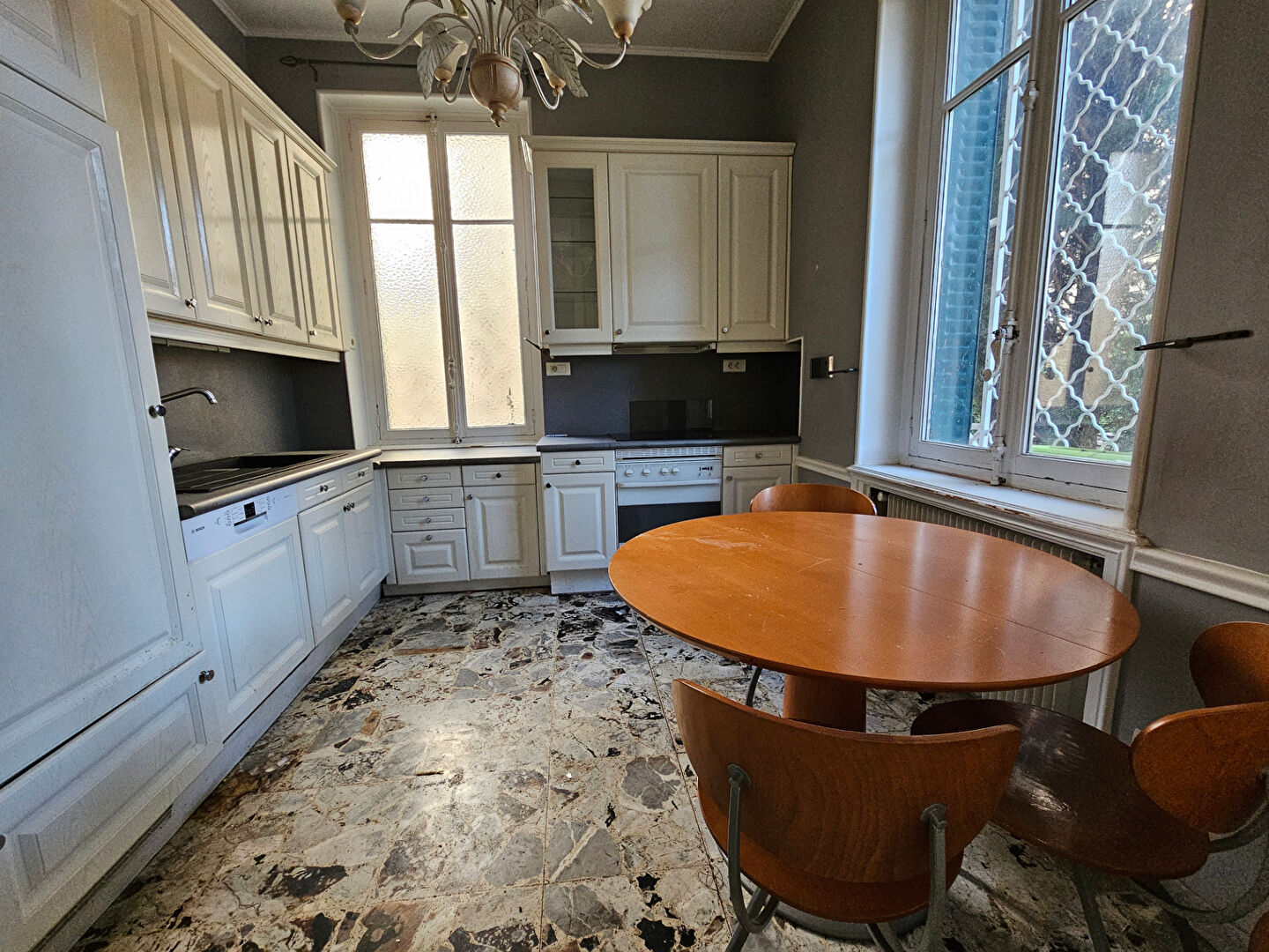 Photo Maison Bourgeoise 7 pièces sur parcelle 1638 m² CREPIEUX image 4/6