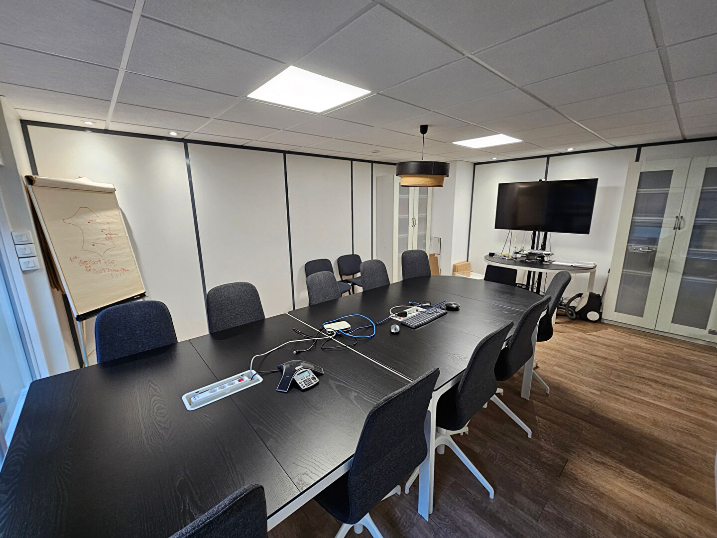 Photo Bureaux rénovés 230 m² Bachut / Monplaisir. image 2/6