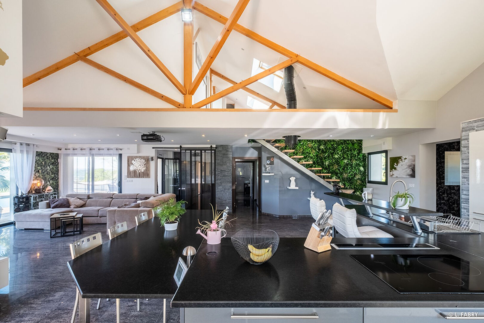 Photo Maison + hangar sur terrain 6434m² - 45 min Lyon - 1h Genève image 3/6