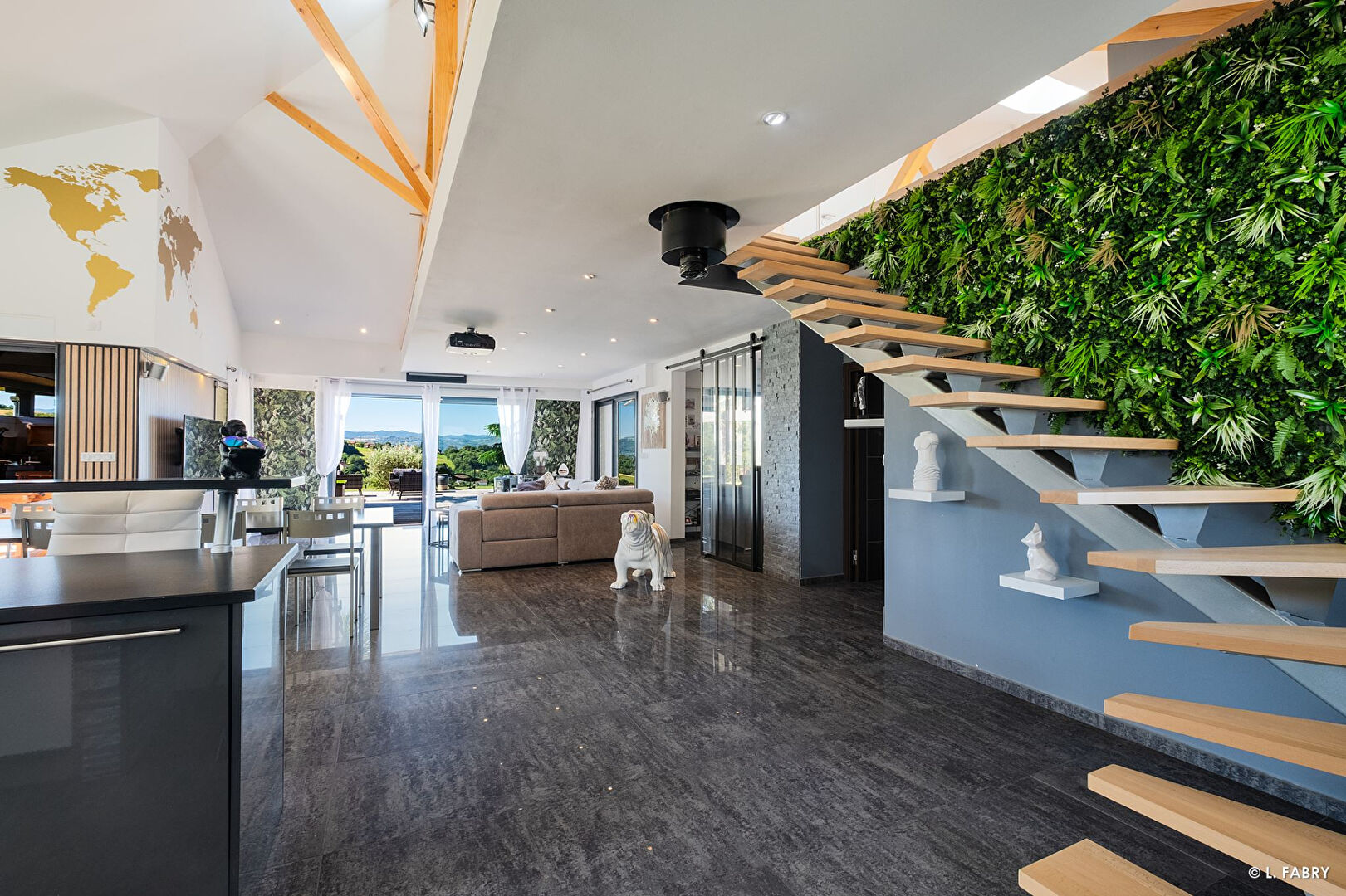 Photo Maison + hangar sur terrain 6434m² - 45 min Lyon - 1h Genève image 4/6