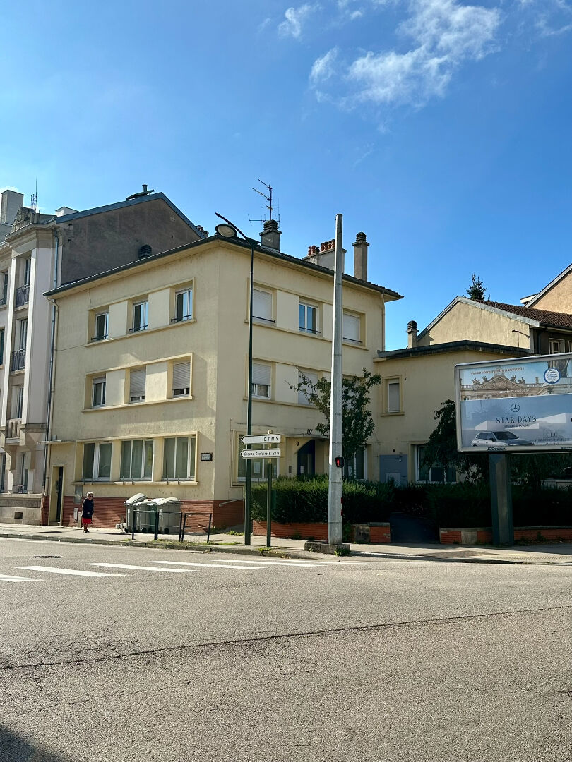 Photo Local commercial 181,50 m² image 2/4