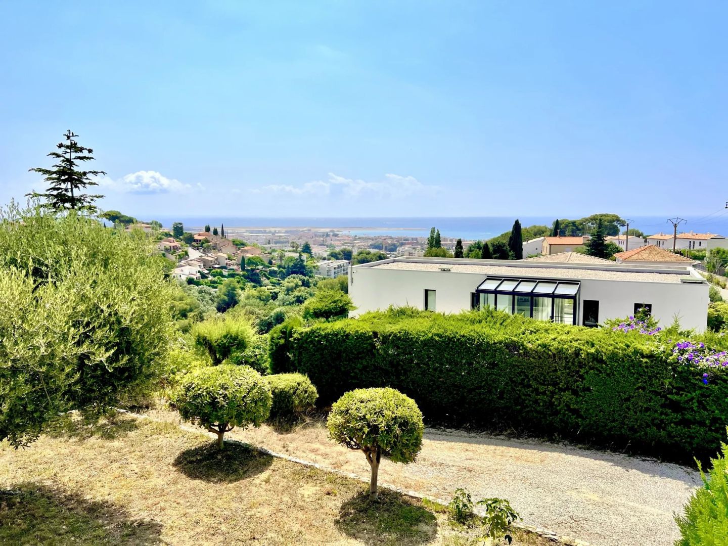 Photo CAGNES SUR MER - VILLA VUE MER GRAND TERRAIN image 2/6