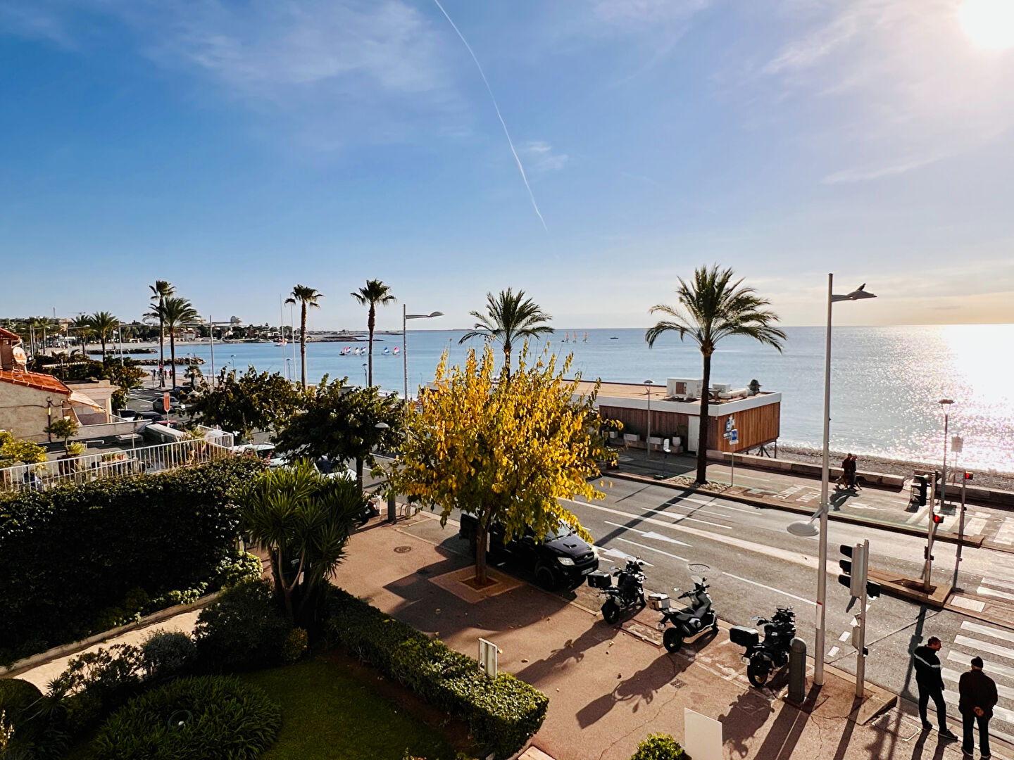 CROS DE CAGNES - APPARTEMENT 3 P. GARAGE CAVE FRONT DE MER