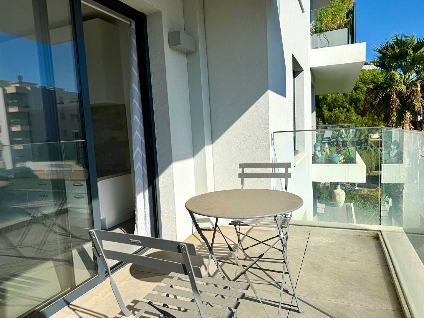 Photo SAINT LAURENT DU VAR VESPINS - STUDIO - TERRASSE image 5/6