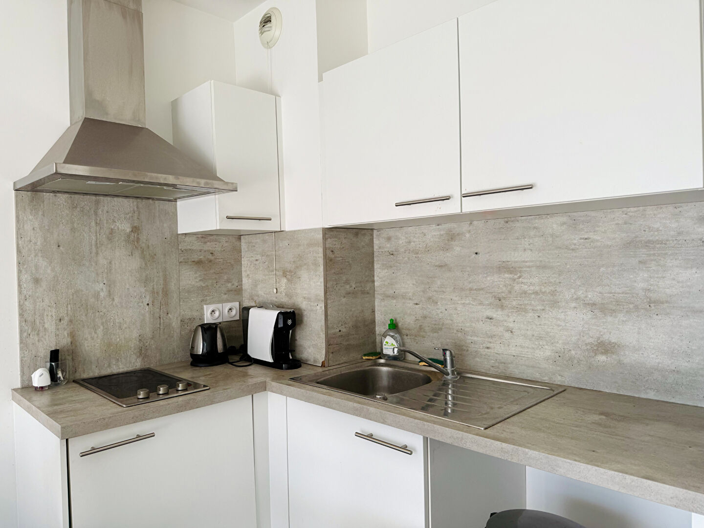 Photo SAINT LAURENT DU VAR VESPINS - STUDIO - TERRASSE image 6/6