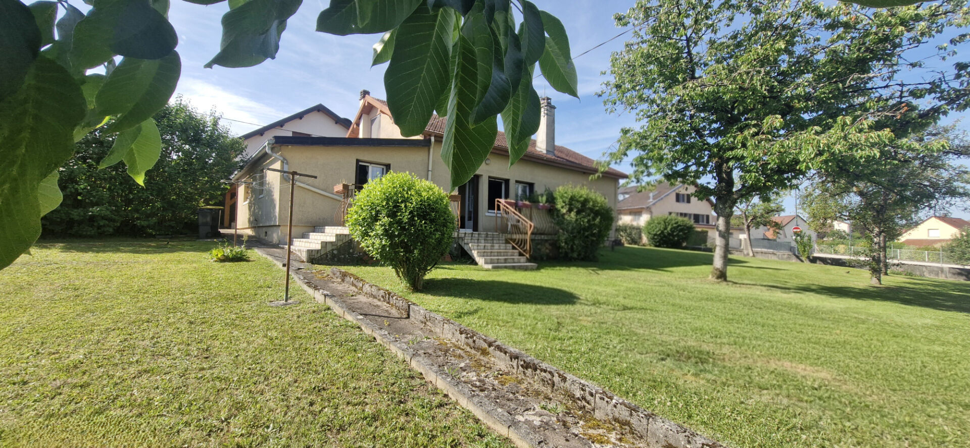 MAISON de 128m² - 4 CHAMBRES - 1 445 m² de Terrain clos- MAMIROLLE entre Besançon et Valdahon