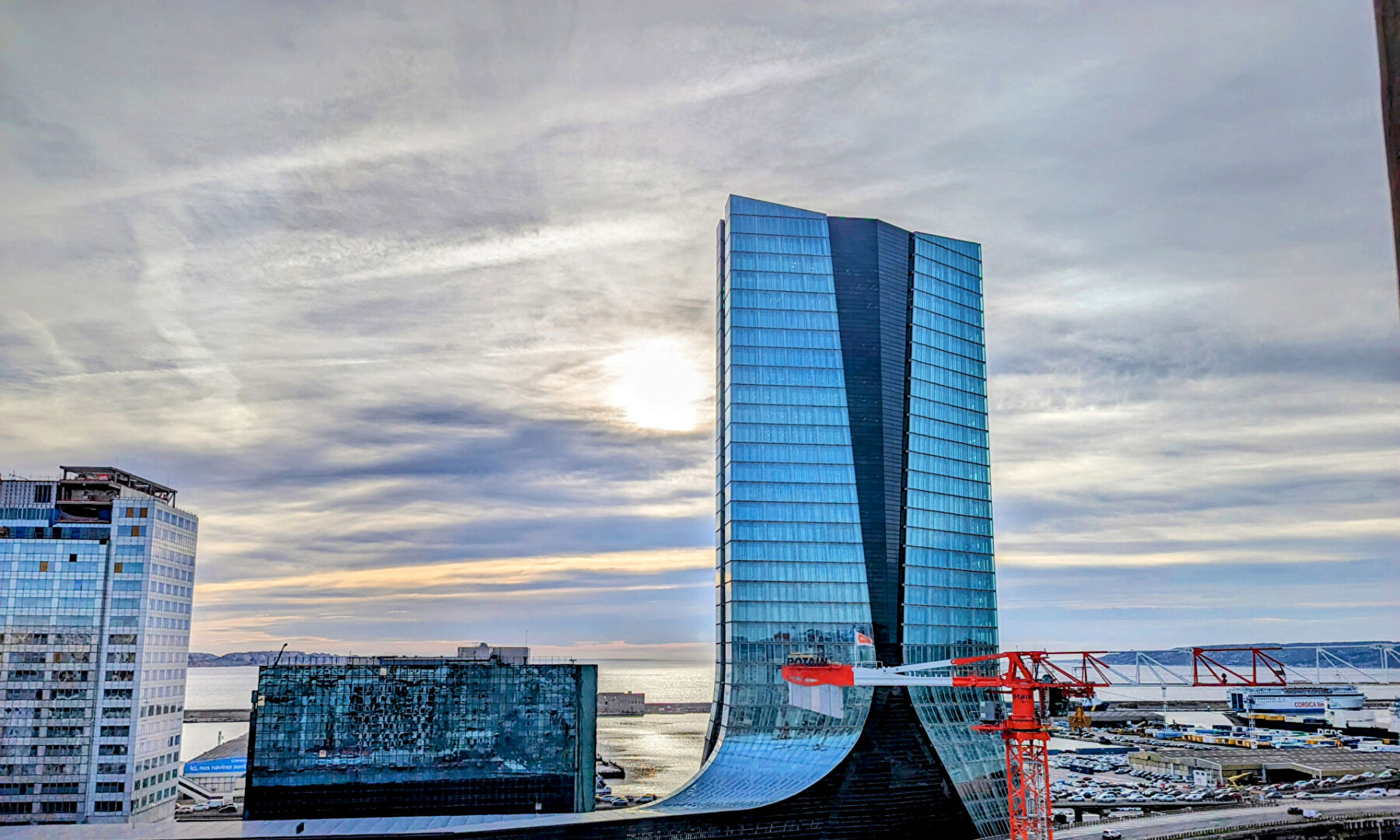 Photo RETOUR A LA VENTE ! SUPERBE T5 EN DUPLEX AVEC VUE  MER image 4/6