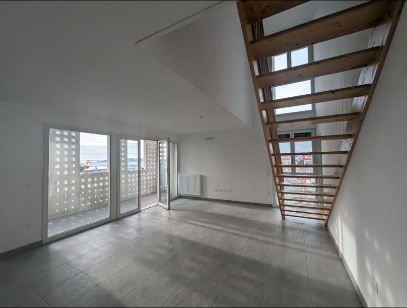 Photo RARE A LA VENTE ! INCROYABLE T4 DUPLEX EN DERNIER ÉTAGE ! image 3/6