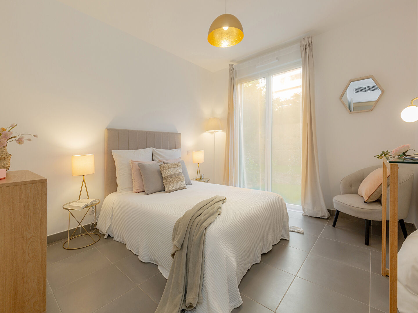 Photo RARE A LA VENTE ! INCROYABLE T3 DE 60M² + 49M²  D'EXTERIEUR ORIENTEE SUD/OUEST image 5/6