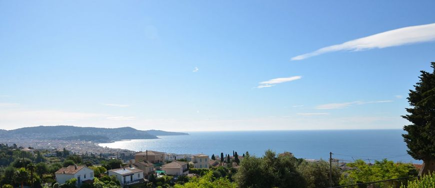 RESIDENCE DE PRESTIGE AVEC PISCINE A NICE : T3 RDC 97m² + TERRASSE ET JARDIN VUE MER + PARKING