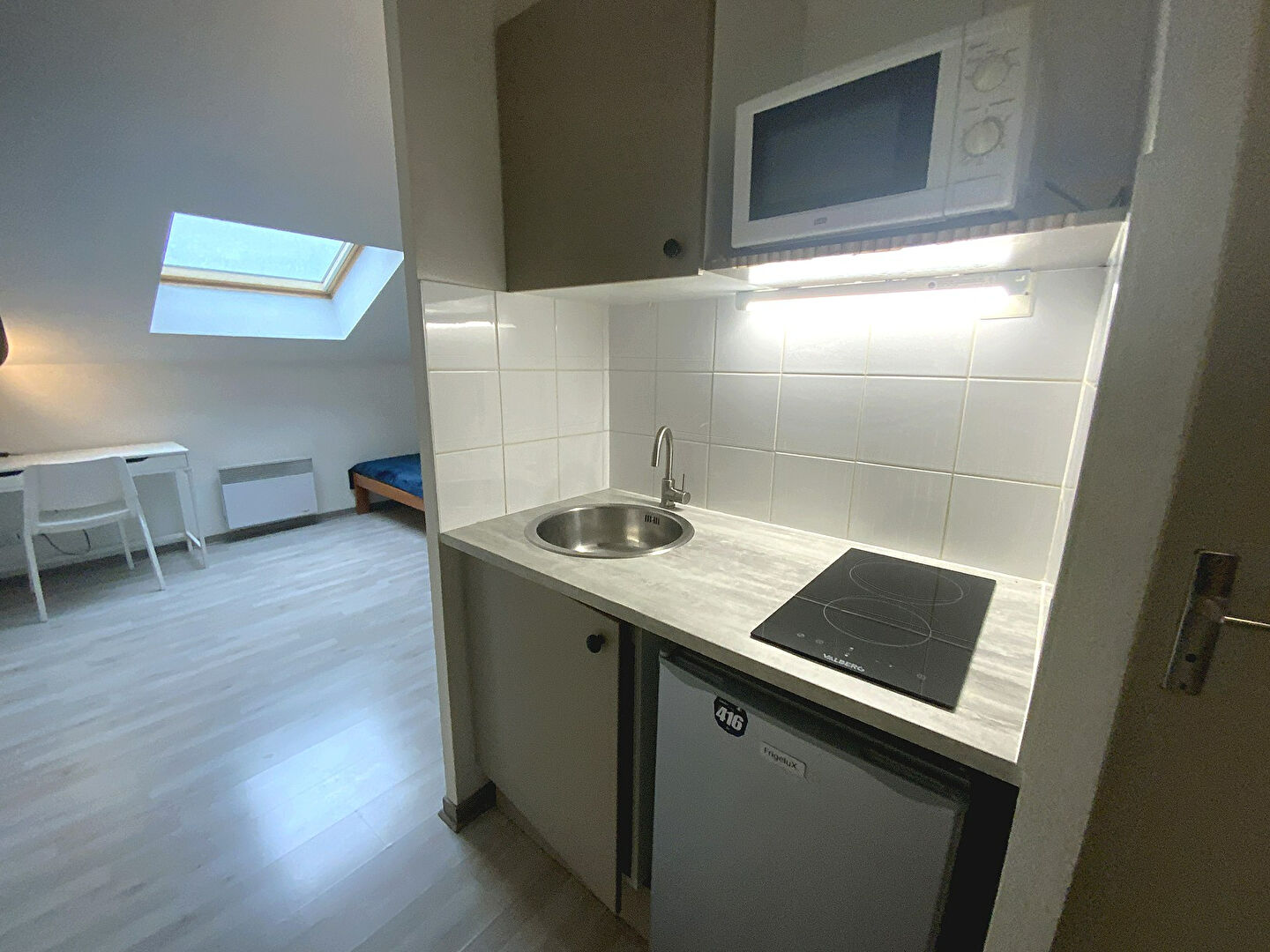 Photo Studio meublé 18 m² Lumière Lyon 69008 image 4/6