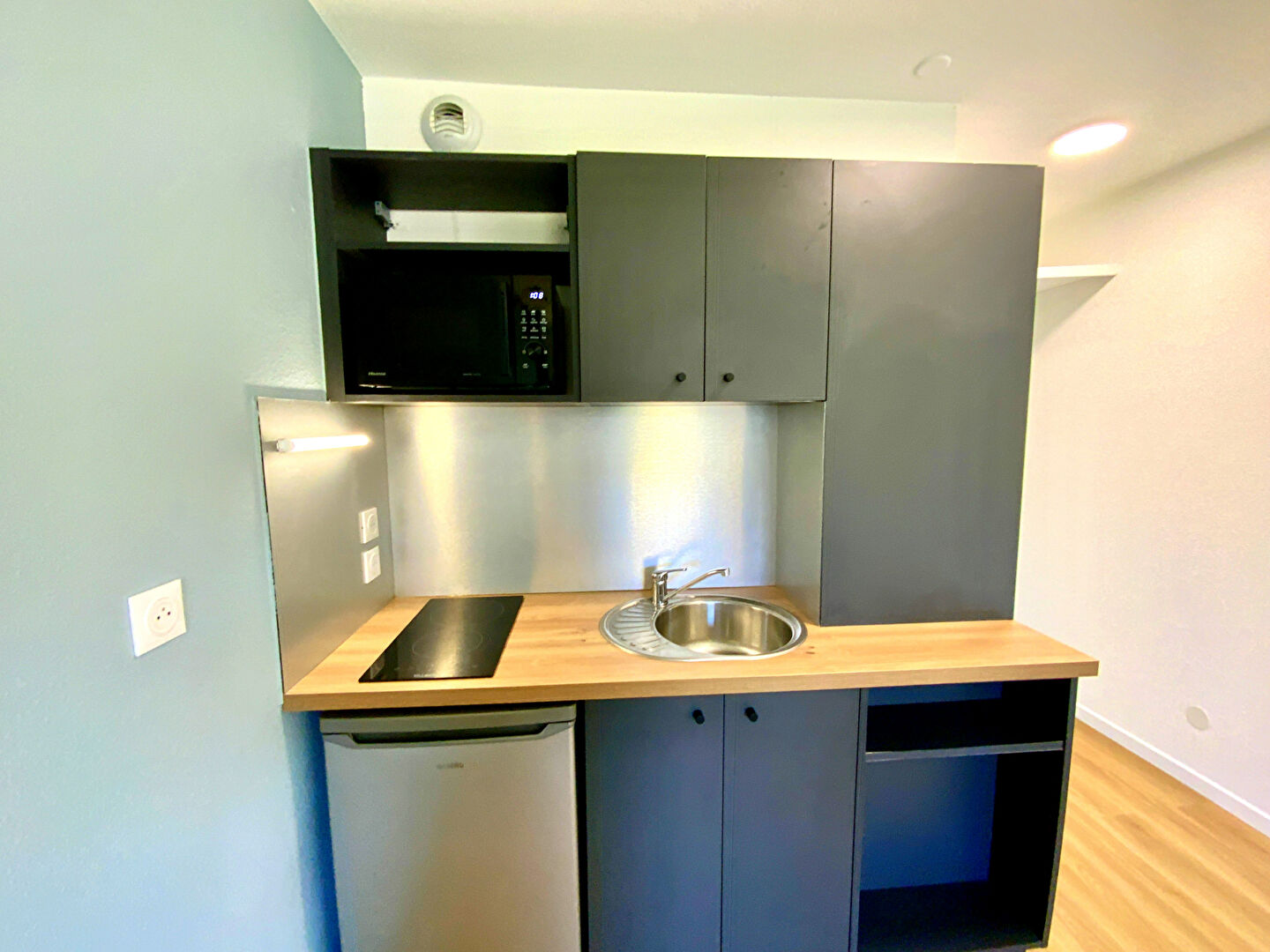 Photo Studio 19 m² Lyon 7°avec Balcon de 5.70 m² image 6/6