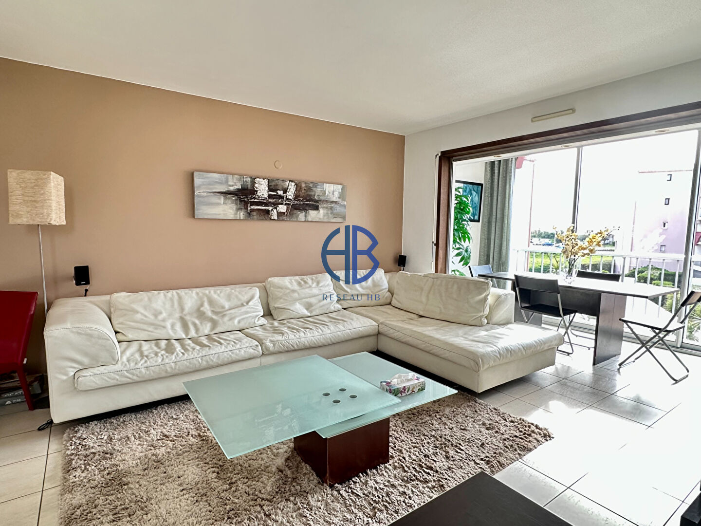 Photo Spacieux T3 avec vue parking et piscine - Secteur Richelieu image 3/6