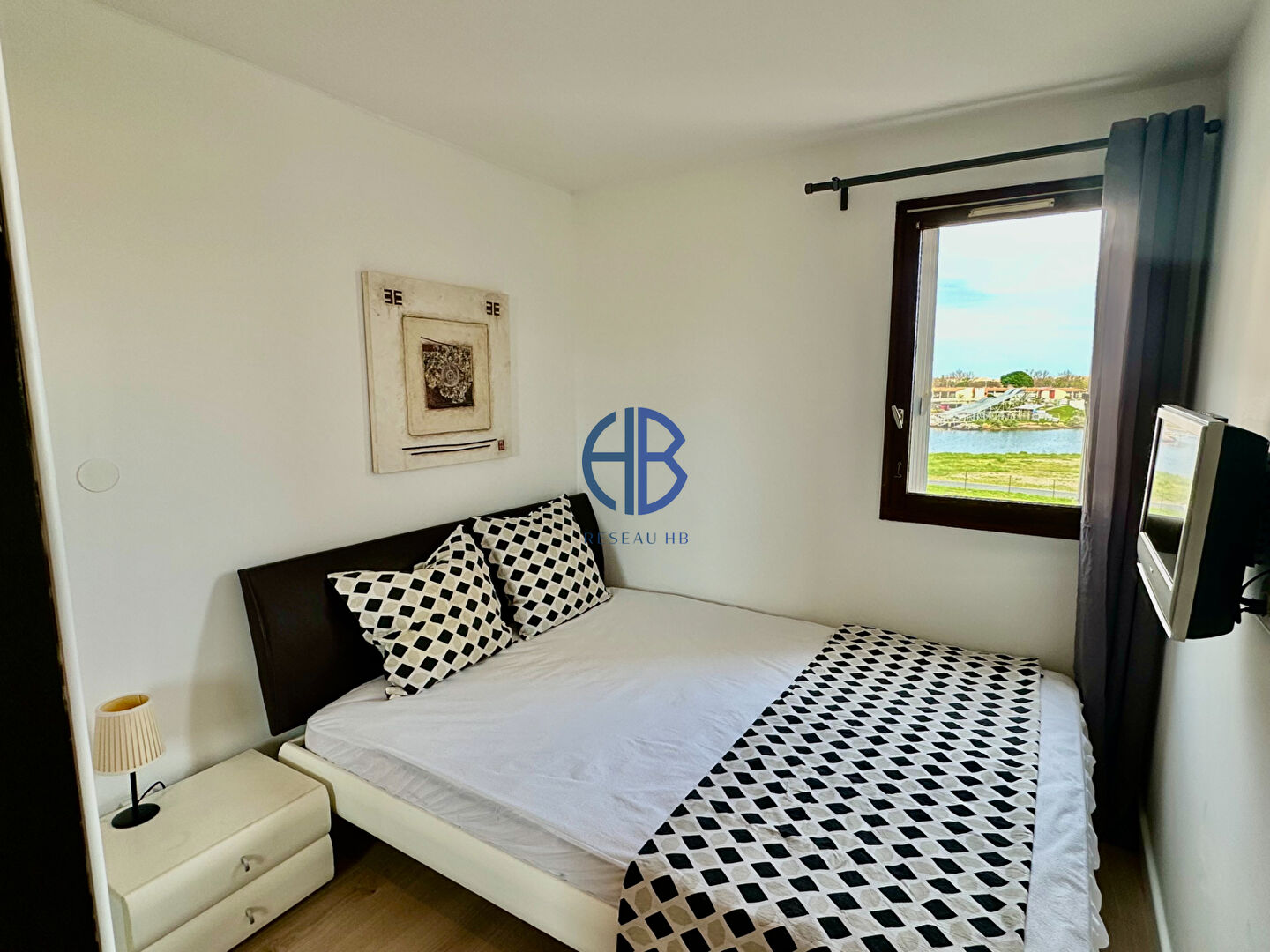 Photo Spacieux T3 avec vue parking et piscine - Secteur Richelieu image 6/6