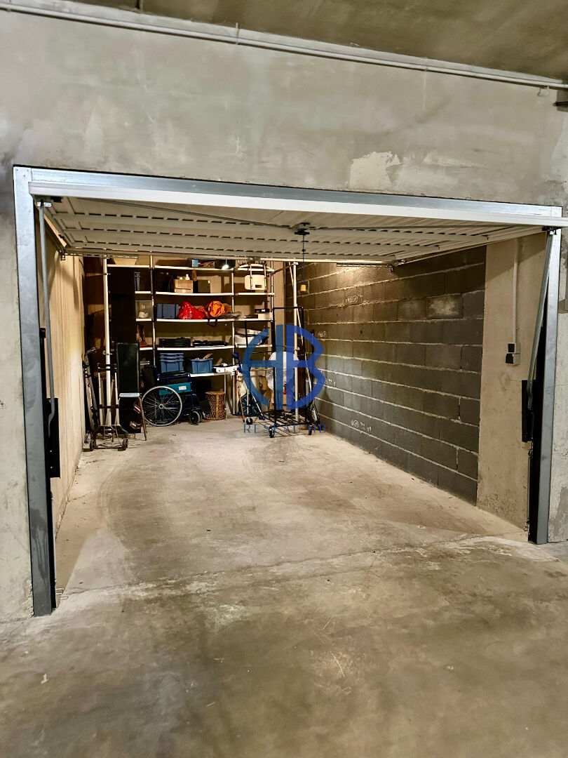 Photo Garage automatisé secteur Centre Port image 1/2