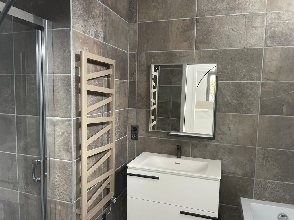 Photo Appartement contemporain en rez de chaussée avec terrasse image 5/6