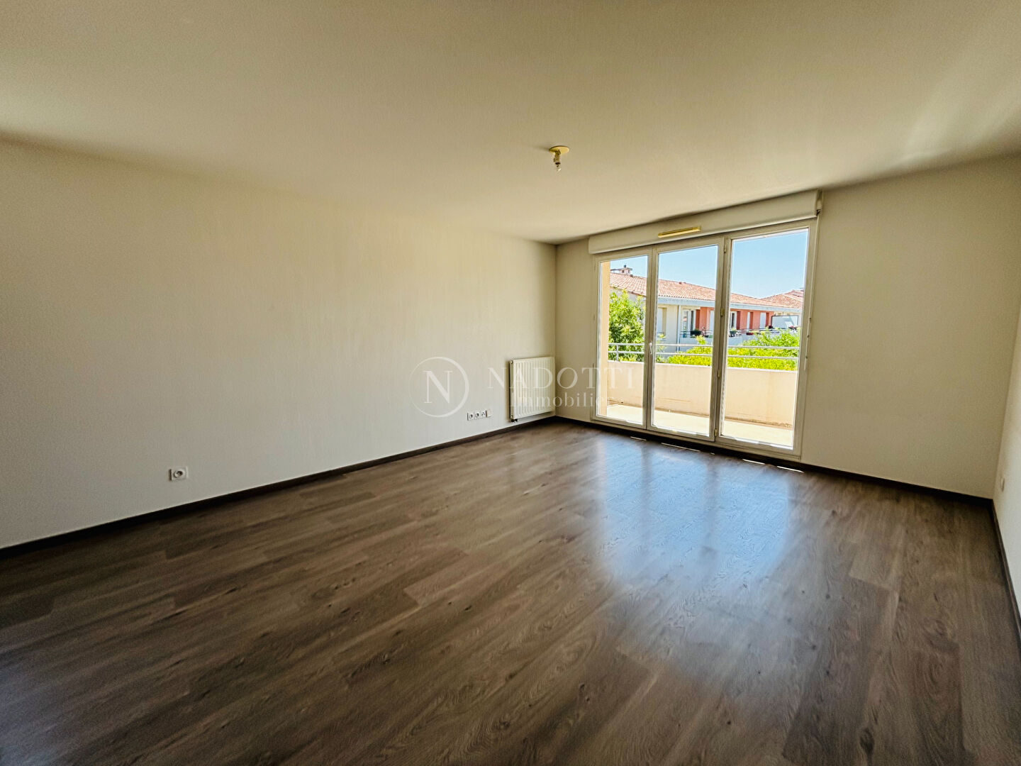 Photo Appartement récent de type 3 avec balcon et parking. image 3/6