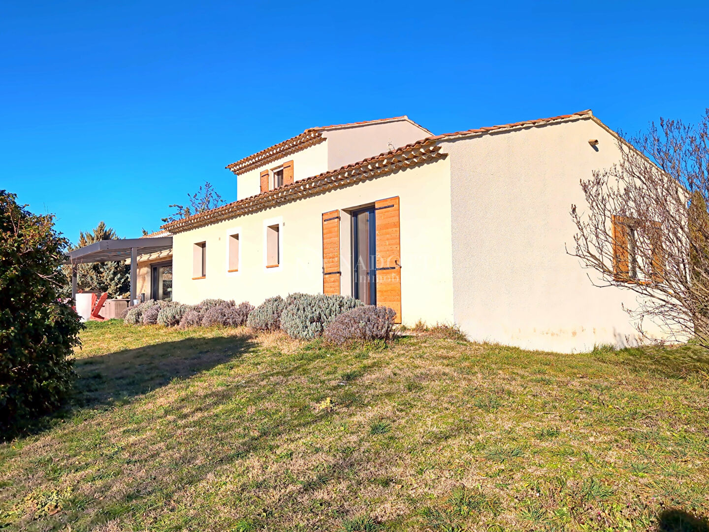 Photo Lauris VILLA de 220 m2 avec pool house et piscine sur terrain de 2825 m² image 3/6