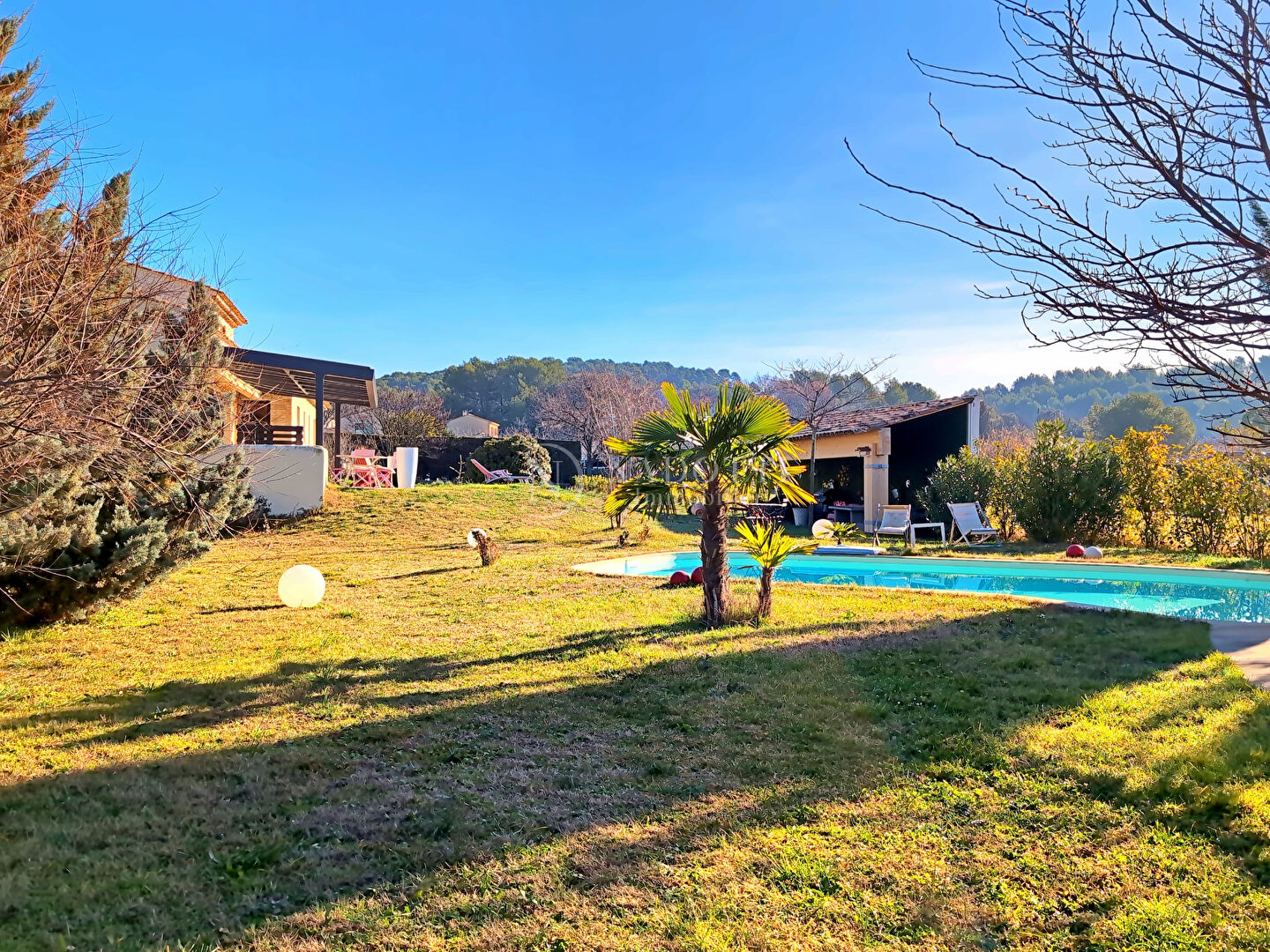 Photo Lauris VILLA de 220 m2 avec pool house et piscine sur terrain de 2825 m² image 6/6